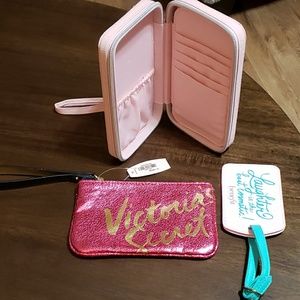 Wristlet bundle